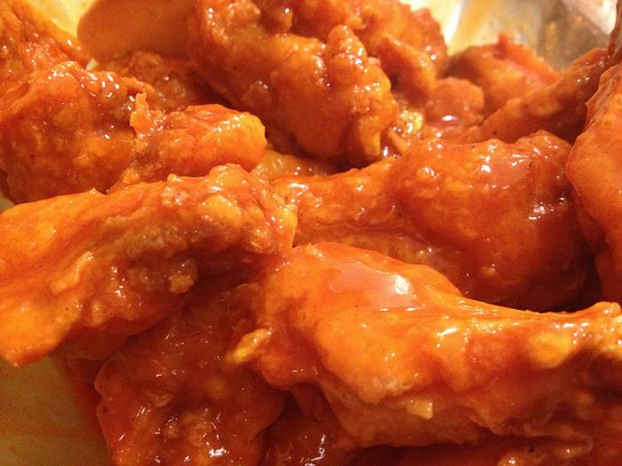 Beer-y Good Hot Wings: Virtual Potluck Tailgate Party with Victory IPA